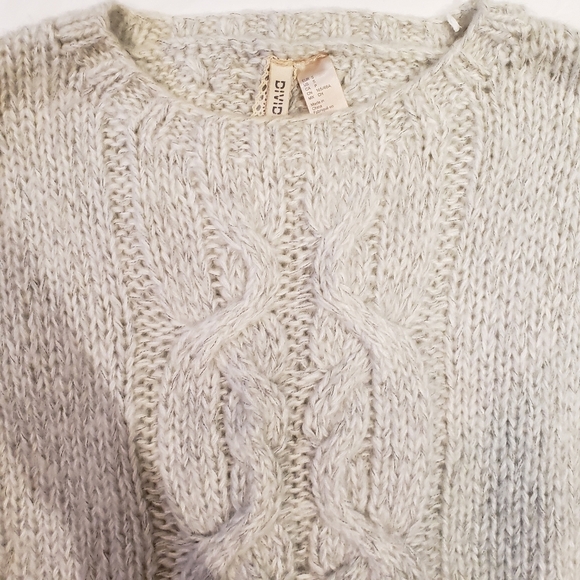 3 for $40
H&M cropped sweater size S - Picture 2 of 3
